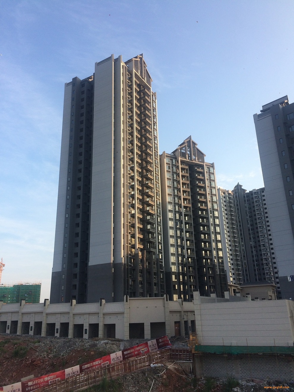 合景天峻廣場(chǎng)一期居民住宅供配電工程